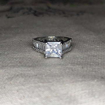 Bel Viaggio White Gold Moissanite Ring